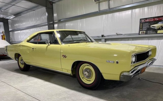 '68 Dodge Hemi Coronet RT (3).jpg