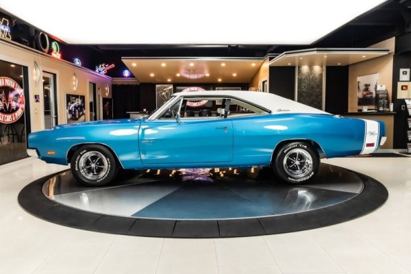 '69 Dodge Charger RT 4.jpg