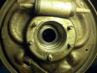 Axle-1.jpg Axle-1.jpg