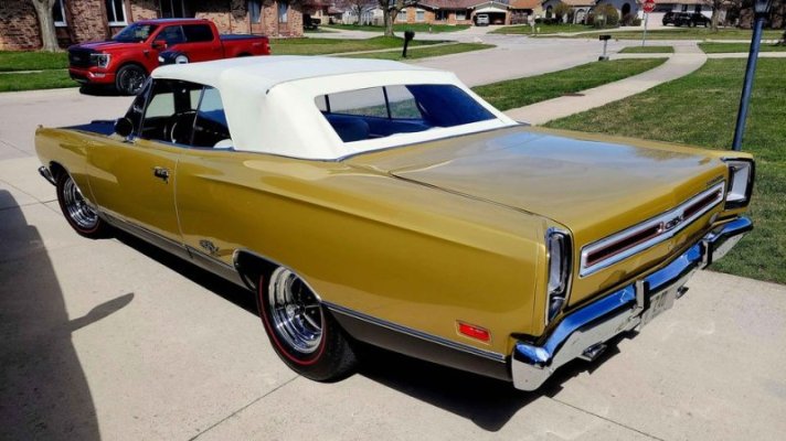 '69 Plymouth GTX Convertible Y4 gold 5.jpg