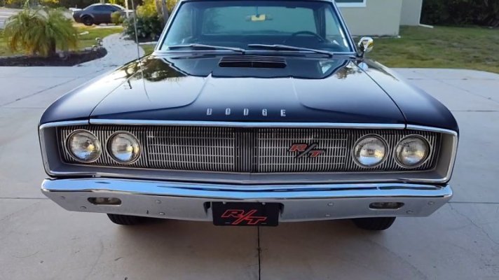 triple-black-1967-dodge-coronet-r-t-doesn-t-need-a-hemi-to-stand-out_2.jpg