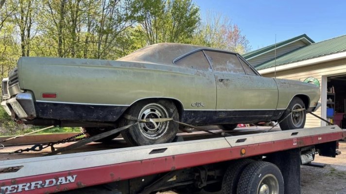 '69 Plymouth Hemi GTX (3).jpg