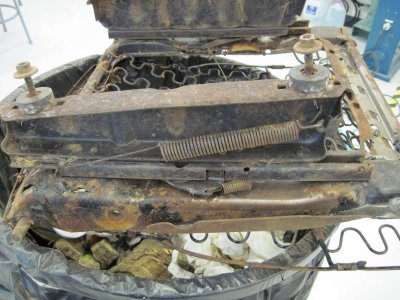 passenger bucket seat 006.jpg