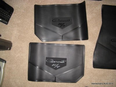 MOPAR Rubber floor mats-001.jpg