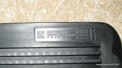 MOPAR Rubber floor mats-003.jpg