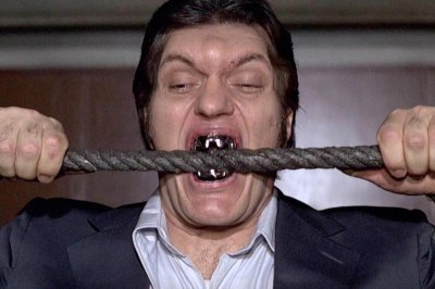 richard-kiel-as-jaws[1].jpg
