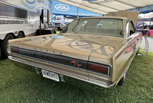 '67 Dodge Hemi Coronet RT (2).jpg