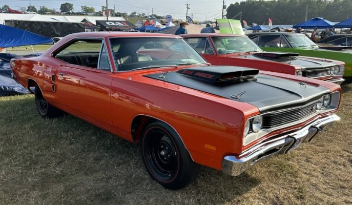 '69 Dodge Coronet Super Bee 440 Six Pack (1).jpg
