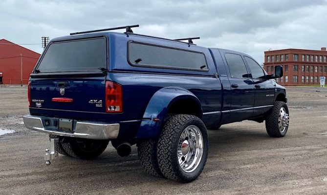 there-s-something-not-quite-right-about-this-2006-dodge-3500_7.jpg
