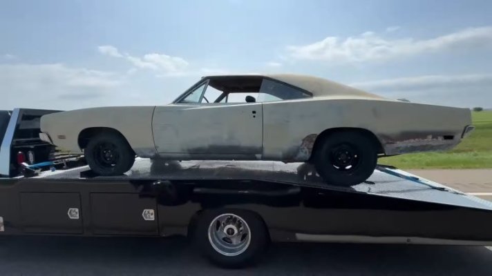 pontiac-tempest-loses-wheel-while-driving-owner-buys-new-1969-charger-keeps-it-55-years-237393_1.jpg