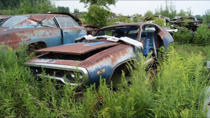 muscle-car-junkyard-hidden-in-michigan-is-packed-with-golden-era-mopars_6.jpg