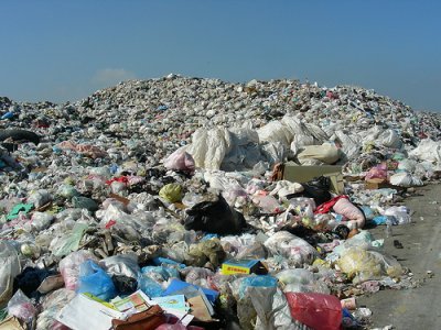 1264018973-trash_pile.jpg