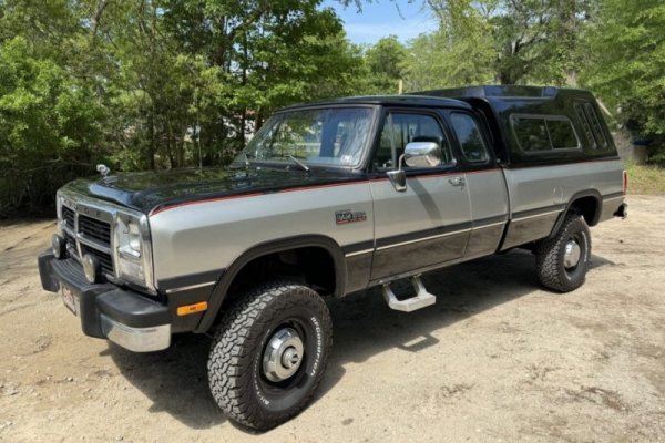 1993_dodge_power-ram-w250_img_2715-59624.jpeg