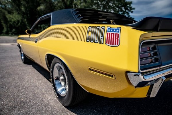 this-1970-plymouth-aar-barracuda-is-the-stuff-of-dreams-commands-serious-money_3.jpg