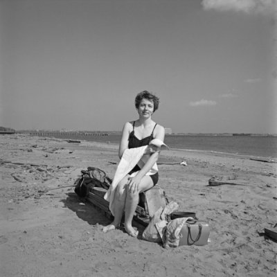 ss-171009-vivian-maier-5.jpg
