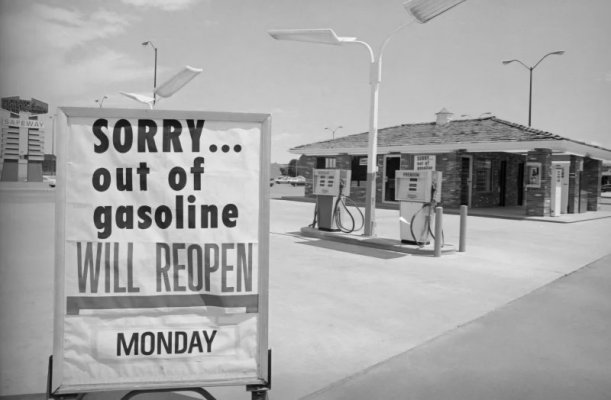 GettyImages-515111750-CrazyThingsBoomerKidsDidinthePast-gasstationsisshownhere.jpg.pro-cmg.jpg