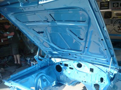 Hood on 008.jpg Hood on 008.jpg