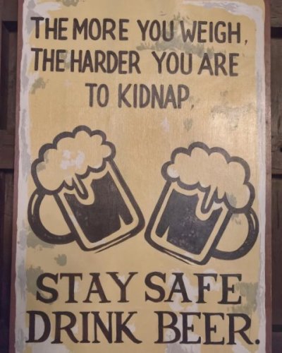 RGNHBA-Eat-Up-Take-a-Look-at-These-Hilarious-Restaurant-Signs-and-Get-Your-Fill-of-Laughter-Dr...jpg