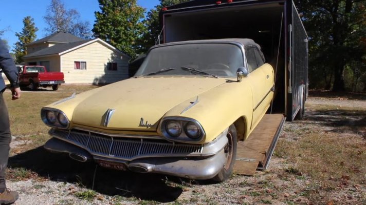 rare-1960-dodge-dart-phoenix-ragtop-gets-washed-after-decades-comes-with-cool-v8-mystery-24189...jpg