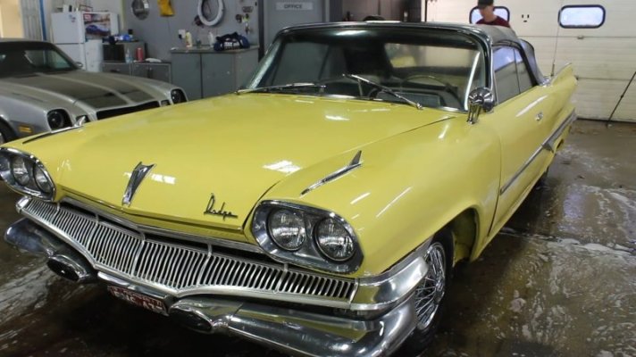 rare-1960-dodge-dart-phoenix-ragtop-gets-washed-after-decades-comes-with-cool-v8-mystery_24.jpg
