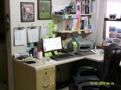 Barts Desk Mess 001.jpg