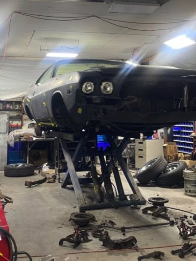 owner-completes-1973-challenger-project-takes-it-out-one-day-and-bam-a-crash-happens_13.jpg