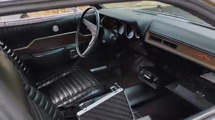 1971-plymouth-gtx-survivor-gets-new-owner-and-shot-at-life-the-4404-is-happy-about-it_5.jpg