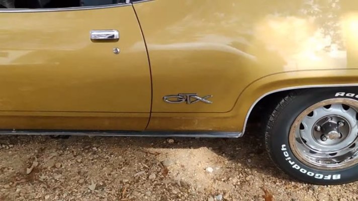 1971-plymouth-gtx-survivor-gets-new-owner-and-shot-at-life-the-4404-is-happy-about-it_11.jpg