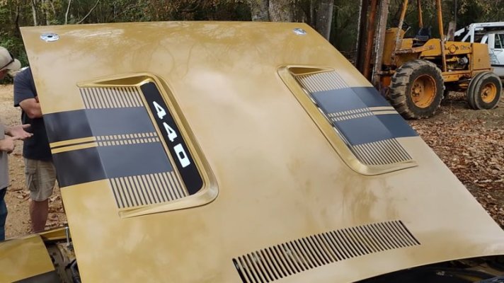 1971-plymouth-gtx-survivor-gets-new-owner-and-shot-at-life-the-4404-is-happy-about-it_13.jpg