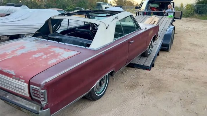 1966-plymouth-satellite-hemi-is-a-one-of-eleven-rarity-that-used-to-be-a-daily-commuter_3.jpg