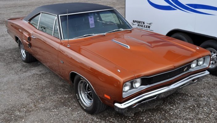 '69 Dodge Coronet Super Bee with Power Bulge hood (3).JPG