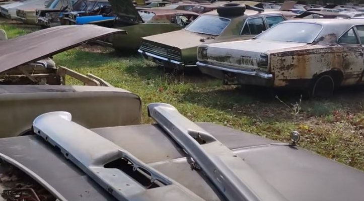 huge-alabama-junkyard-is-loaded-with-mopars-chargers-and-super-bees-included_16.jpg