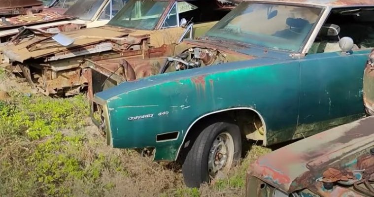 huge-alabama-junkyard-is-loaded-with-mopars-chargers-and-super-bees-included_15.jpg