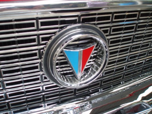 '63 Plymouth Valiant V-200 Signet Grille Emblem.jpg