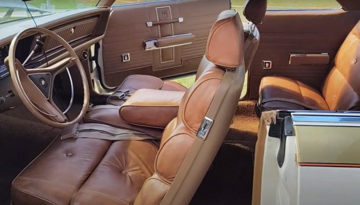 stunning-1970-chrysler-300-hurst-is-a-tnt-powered-two-ton-muscle-car_5.jpg