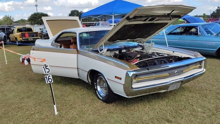 stunning-1970-chrysler-300-hurst-is-a-tnt-powered-two-ton-muscle-car-242728_1.jpg