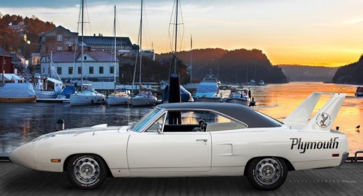 Plymouth '70 Road Runner Superbird (16).jpg