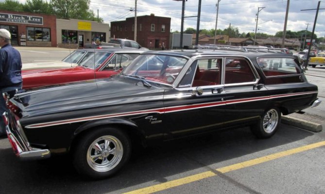 Plymouth '63 Fury Golden Commando Wagon (5).jpg
