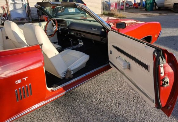 1970-ford-torino-gt-convertible-hides-a-little-secret-marti-report-reveals-rare-car_9.jpg