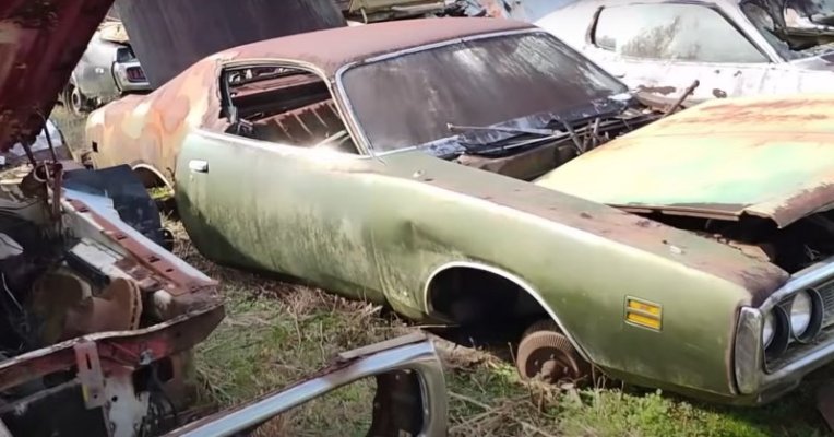 huge-alabama-junkyard-is-loaded-with-mopars-chargers-and-super-bees-included_12.jpg