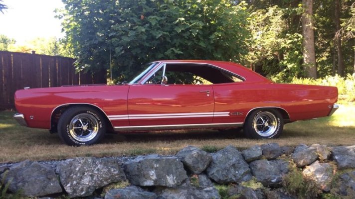 Plymouth '68 GTX (7).jpg