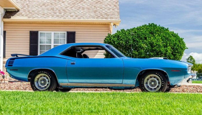 Plymouth '70 Hemi 'Cuda (4).jpg