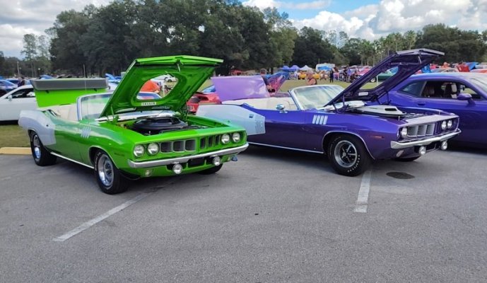 stunning-1971-plymouth-cudas-show-off-rare-features-high-impact-colors-242961_1.jpg