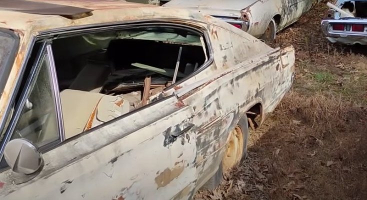 huge-alabama-junkyard-is-loaded-with-mopars-chargers-and-super-bees-included_3.jpg