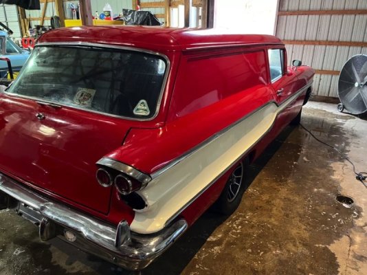 you-probably-never-heard-of-this-old-school-pontiac-fewer-than-500-examples-likely-built_1.jpg