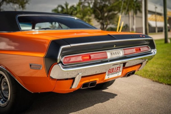 1970-dodge-challenger-ditches-factory-318-ci-v8-for-one-of-the-biggest-hemi-engines-ever_18.jpg