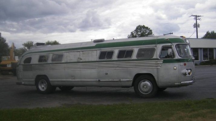 this-1948-fxible-clipper-bus-is-an-rv-conversion-with-a-1959-pontiac-389-v8-as-its-heart-2432...jpeg