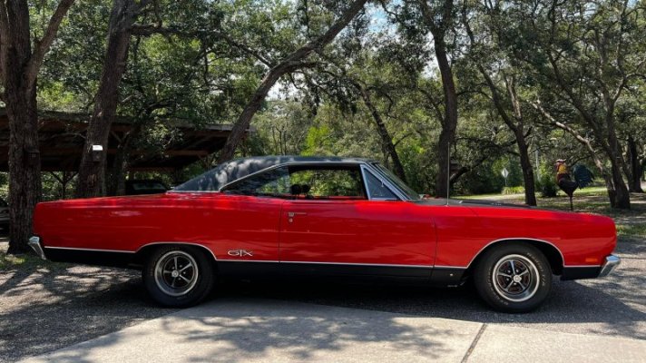 Plymouth '69 GTX (25).jpg