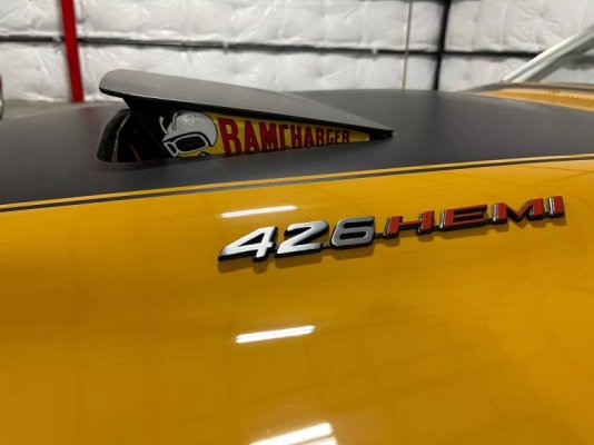 Dodge '71 Charger 426 Hemi Ramcharger detail.jpg