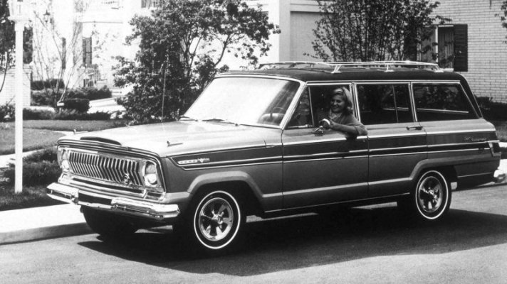 1966 Jeep Wagoneer.jpg